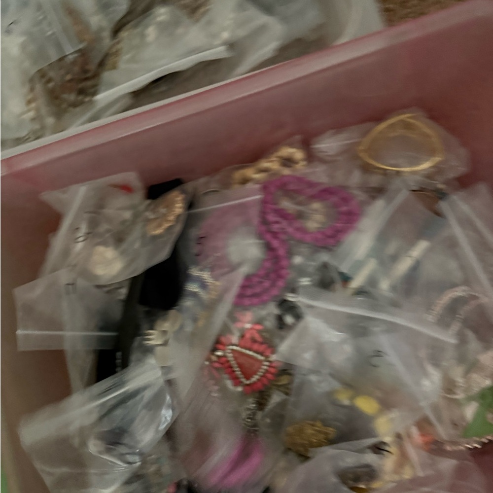 Assorted Jewelry Collection - Picture 5 of 11